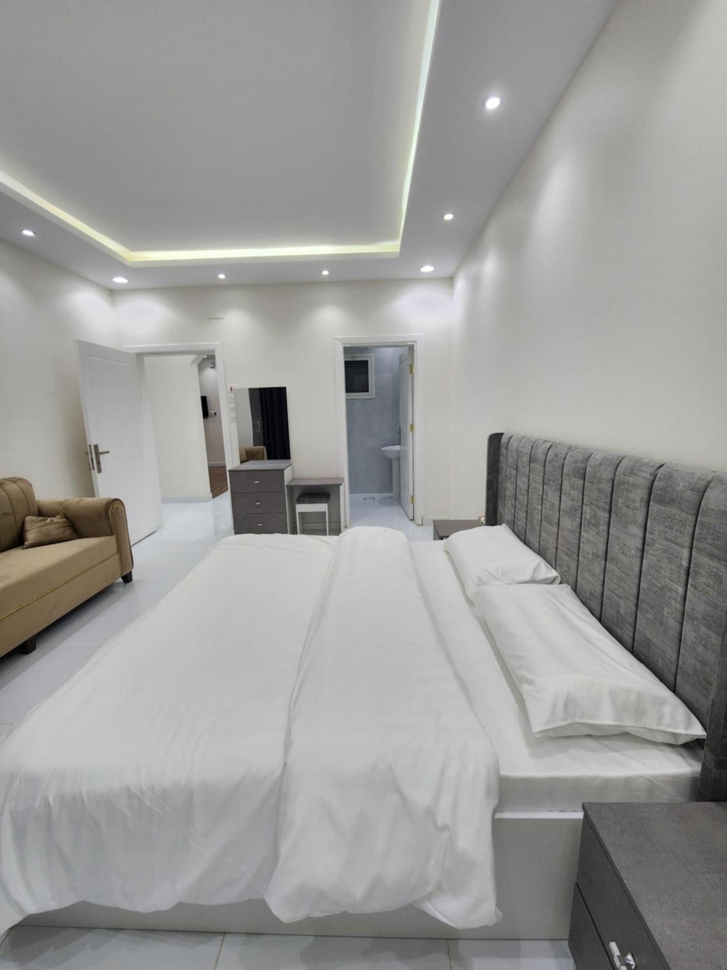 Yaqoot Al Madina Suites Al Awali ภายนอก รูปภาพ